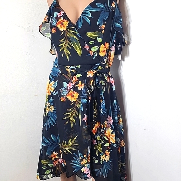 🆕️By & By Juniors Floral Tropical Hi Low Print Flutter Sleeve Dress 11 - Picture 11 of 15